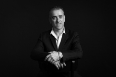 Photo Corporate Portrait Homme Christophe Hetuin Artisan Photographe pour les Famille & Entreprise au Studio Photo Infinito